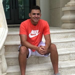 Meet your Posher, Zach